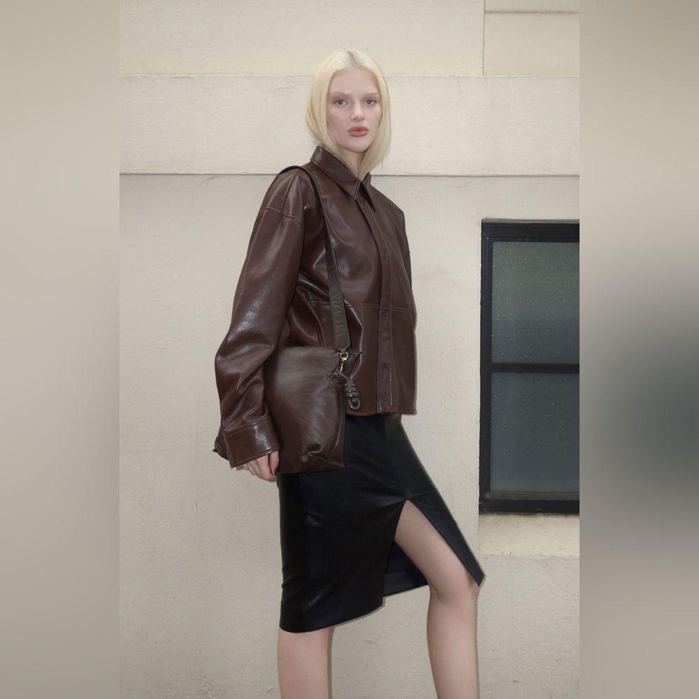 Aritzia Babaton black Pegu faux leather pencil skirt size 00